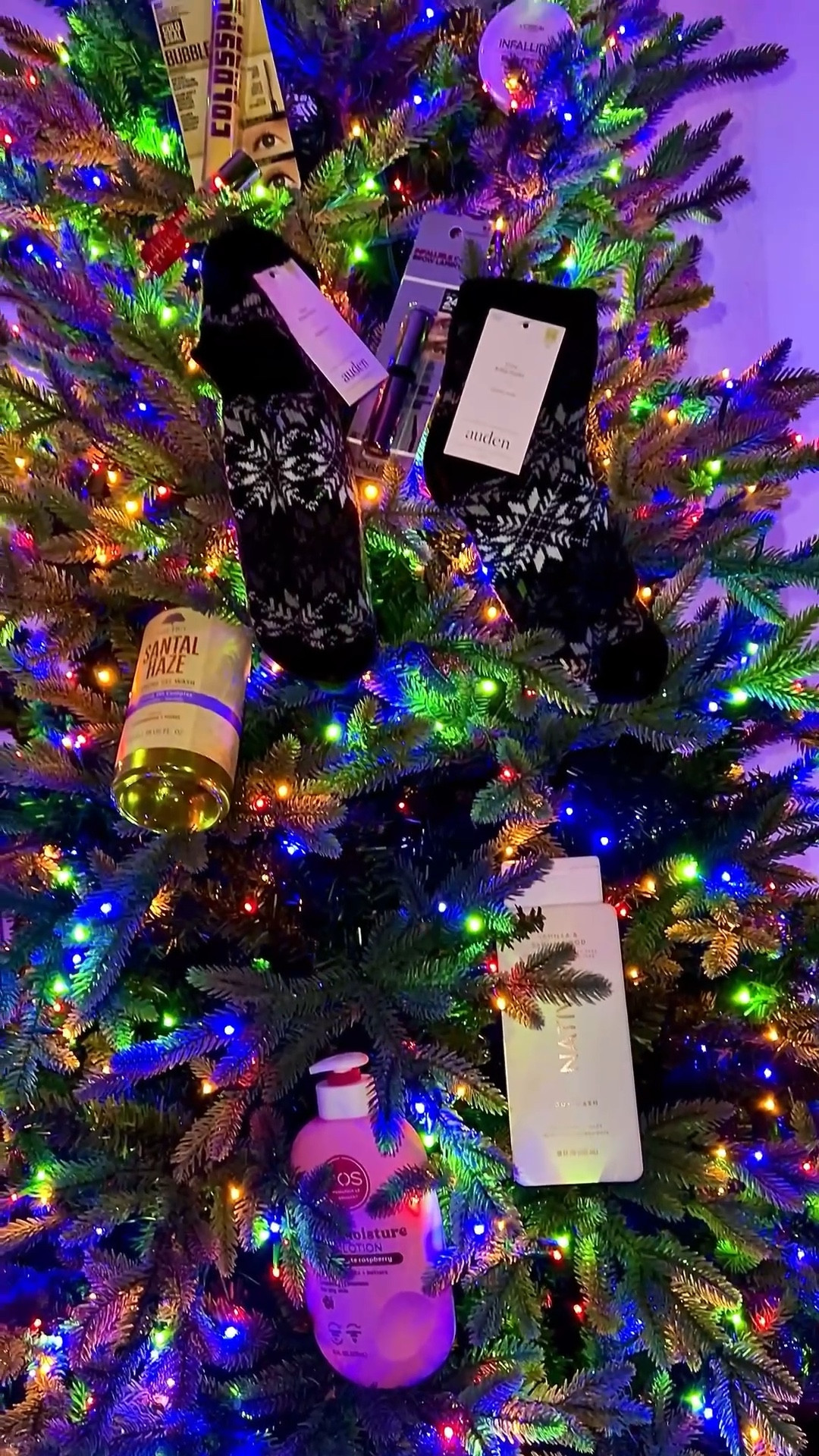 If you’re grabbing gifts from Target this year, consider this your shortcut. The gifts people actually want, the ones that look luxe, feel thoughtful, and won’t break the bank. Perfect for her, for teens, for coworkers, for last-minute shoppers… literally everyone. Tap to shop and grab them before the holiday rush hits 🎁✨ #TargetFinds #TargetGifts #GiftGuide2025

#LTKHoliday #LTKGiftGuide #LTKFindsUnder50