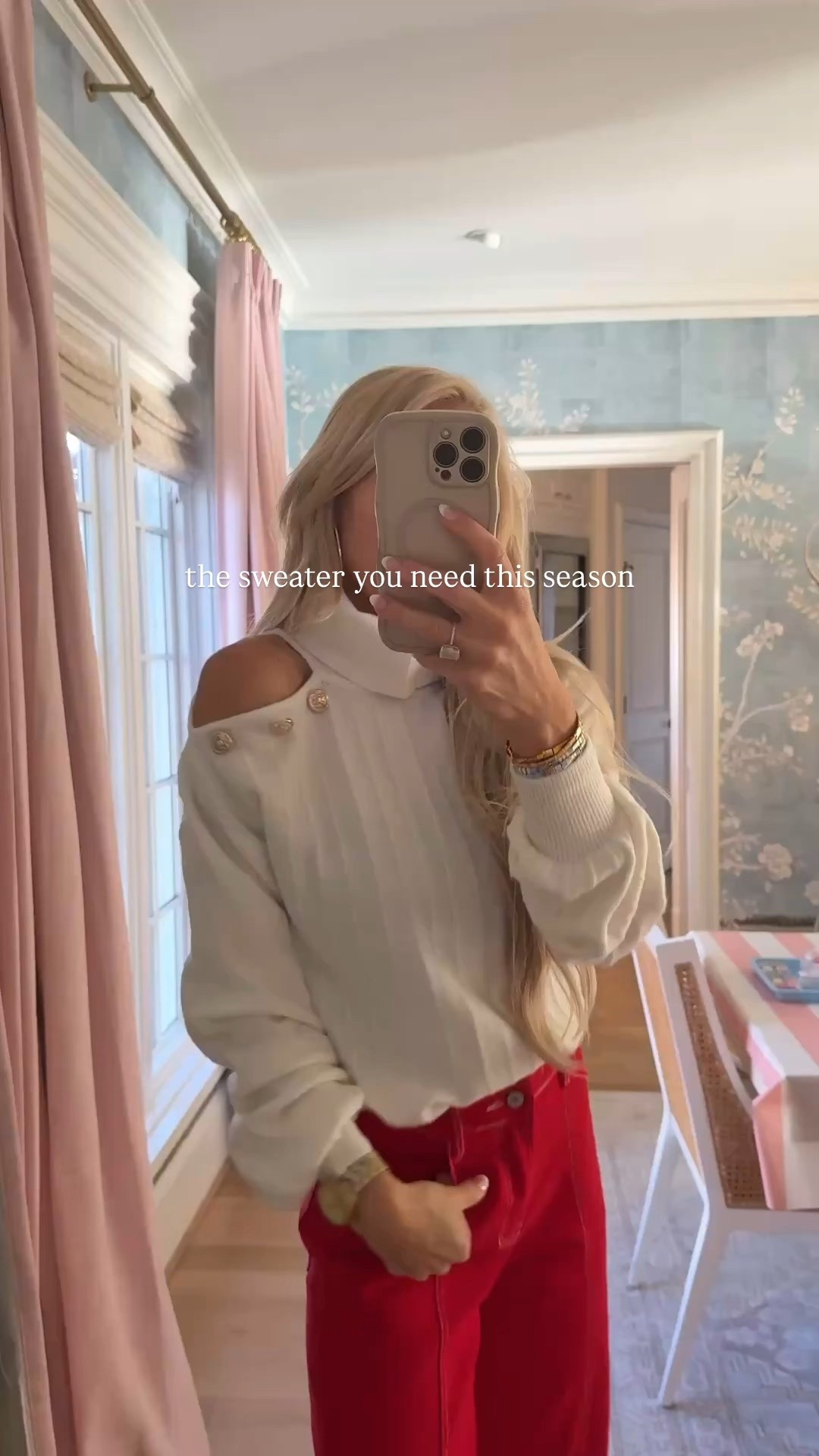 A classic with a little confidence. This sweater is timeless and soft, but these red pants steal the show… easy to dress up, easy to wear, and such a fun way to make a statement without trying too hard.



#effortlessstyle #classicwithatwist #momstyleinspo