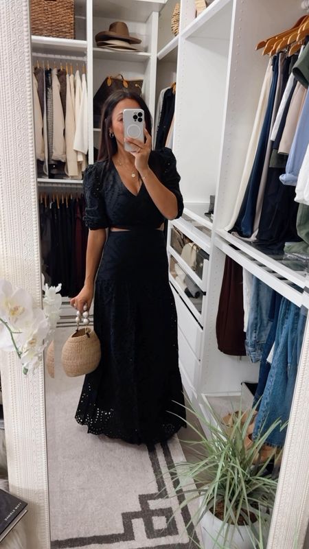 Dresses for summer ☀️

Black dress wearing a size 4
Sleeveless dress wearing a small 


#LTKStyleTip #LTKOver40