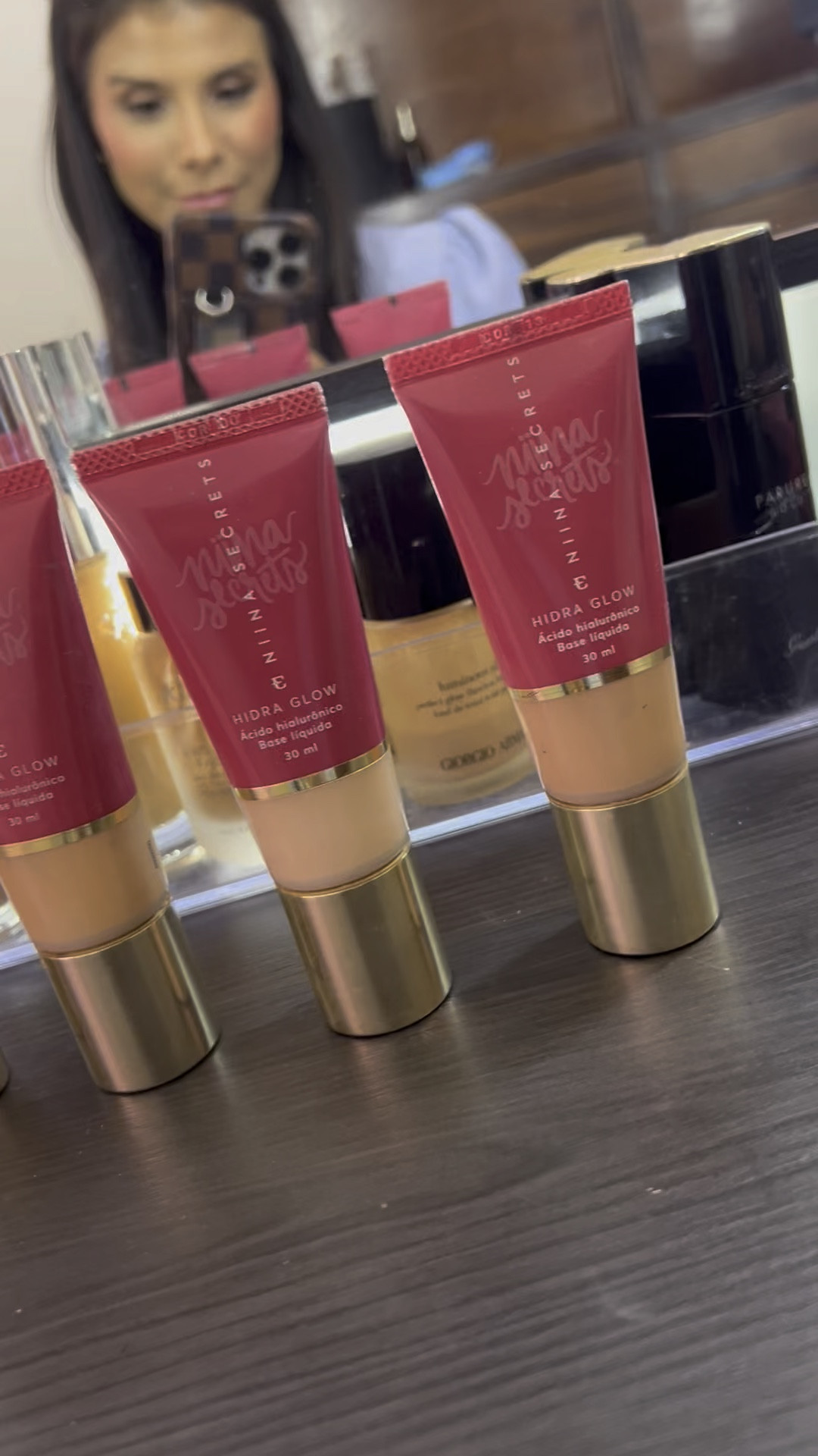 Não importa o momento que você está na maquiagem, a base nacional Hidra Glow da Linha Niina Secrets é praticamente unanimidade entre maquiadores para todos os tipos de pele principalmente para as peles maduras! 
Uma base com efeito natural é que permite construção de camadas. Meu top 3 com certeza inclui essa base da Niina Secrets com Eudora! Maravilhosa!
Minha cor é a 40

#LTKGiftGuide #LTKbrasil #LTKover40