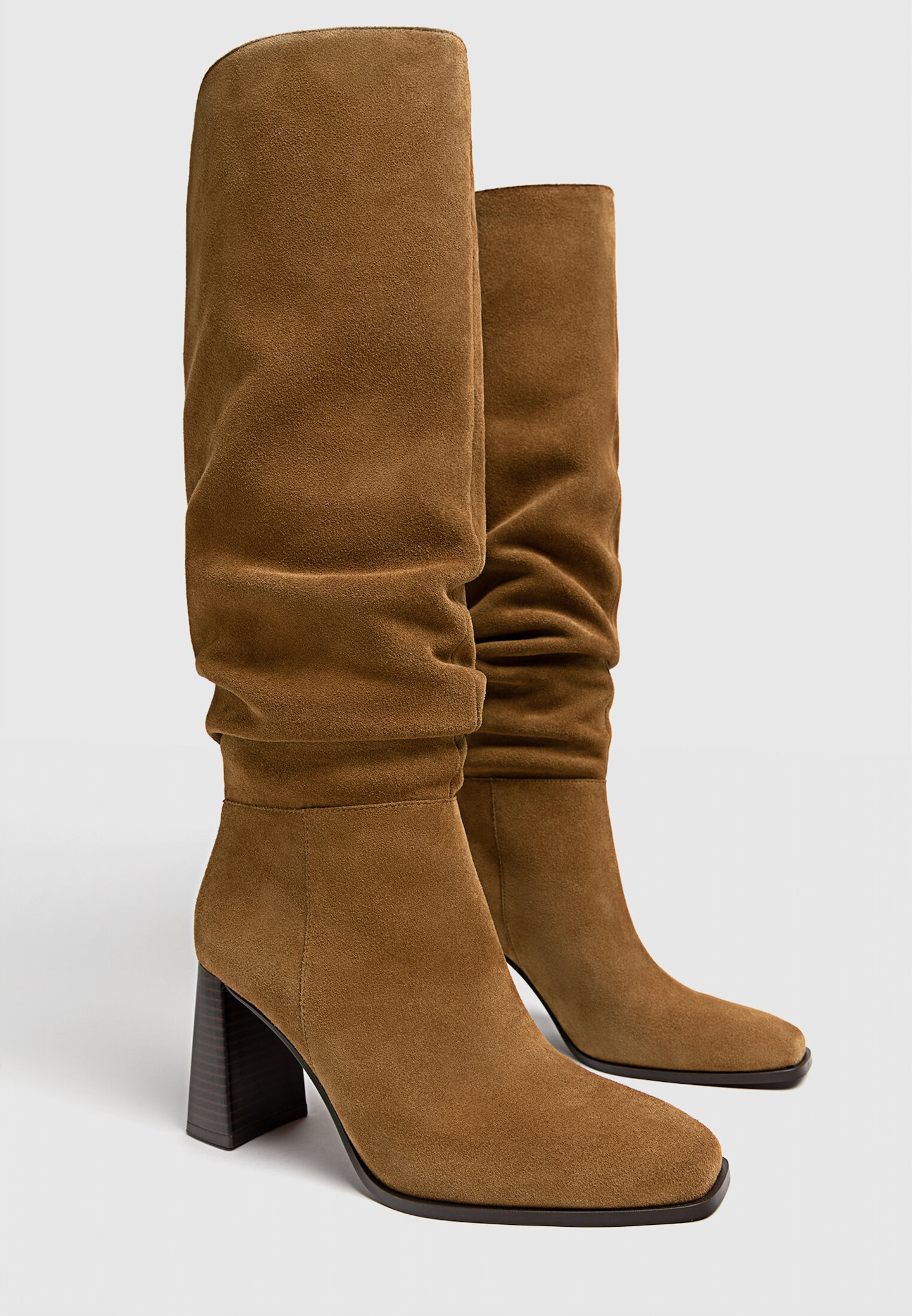 Slouchy-Absatzstiefel aus Leder | Stradivarius DE