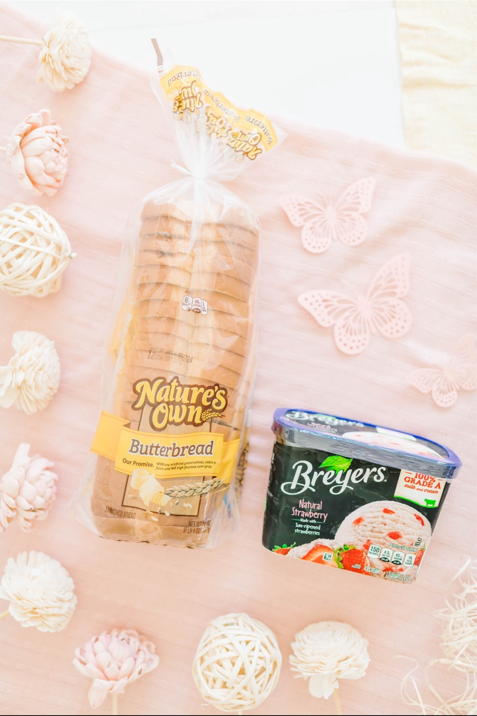 #Ad Let’s make a Mother’s Day favorite! 🍓🍞 Treat mom to the rich, buttery goodness of Nature’s Own Butterbread french toast, paired with a delightful Breyers Natural Strawberry ice cream. It's a sweet celebration for the special woman in your life! 💐  #Mothersdaybrunch #brunch #FrenchToast #Target #TargetPartner @Breyers @naturesownbread @Target


#LTKGiftGuide #LTKfamily #LTKSeasonal