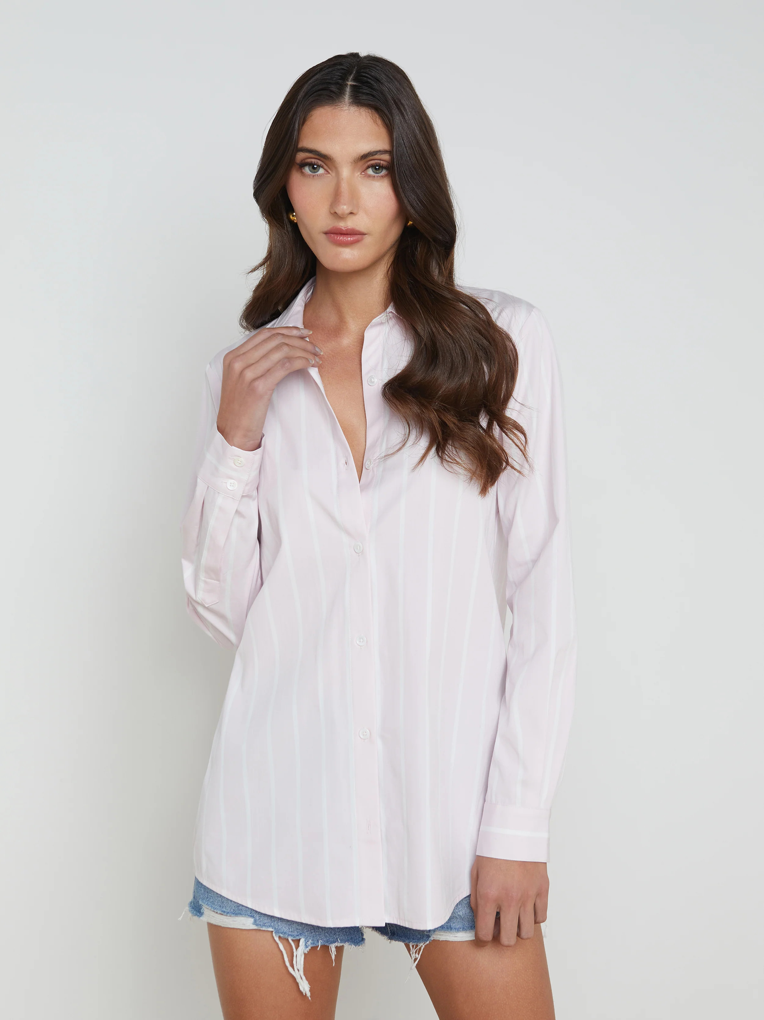L'AGENCE - Layla Back-Vent Poplin Tunic in Lilac Snow/ White Stripe | L'Agence