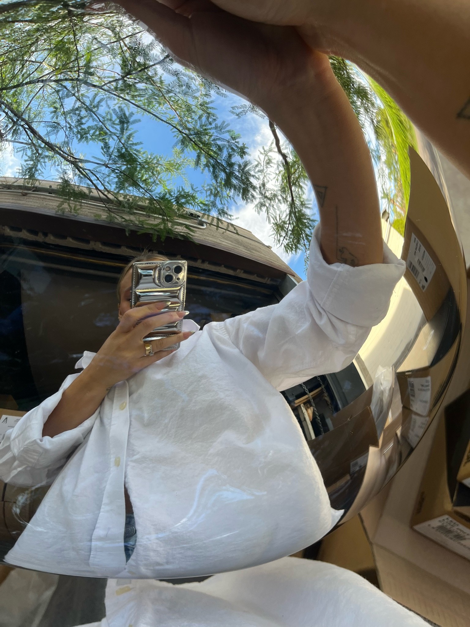 The amazing melt light being installed in dialog downtown!!
Dreaming of having this in my home one day!

#LTKhome