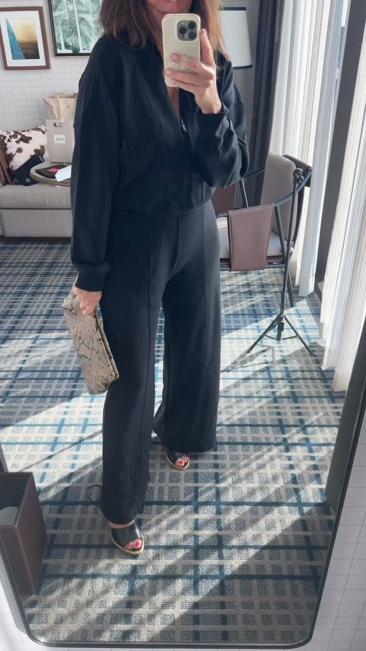 Use this code to get the exclusive Ltk discount 25% off use code AE 25 and expires August 30 @Spanx 
Wearing medium and you can choose petite or tall too plus swim is 40% off too

#LTKmomlife #LTKOver40 #LTKCon