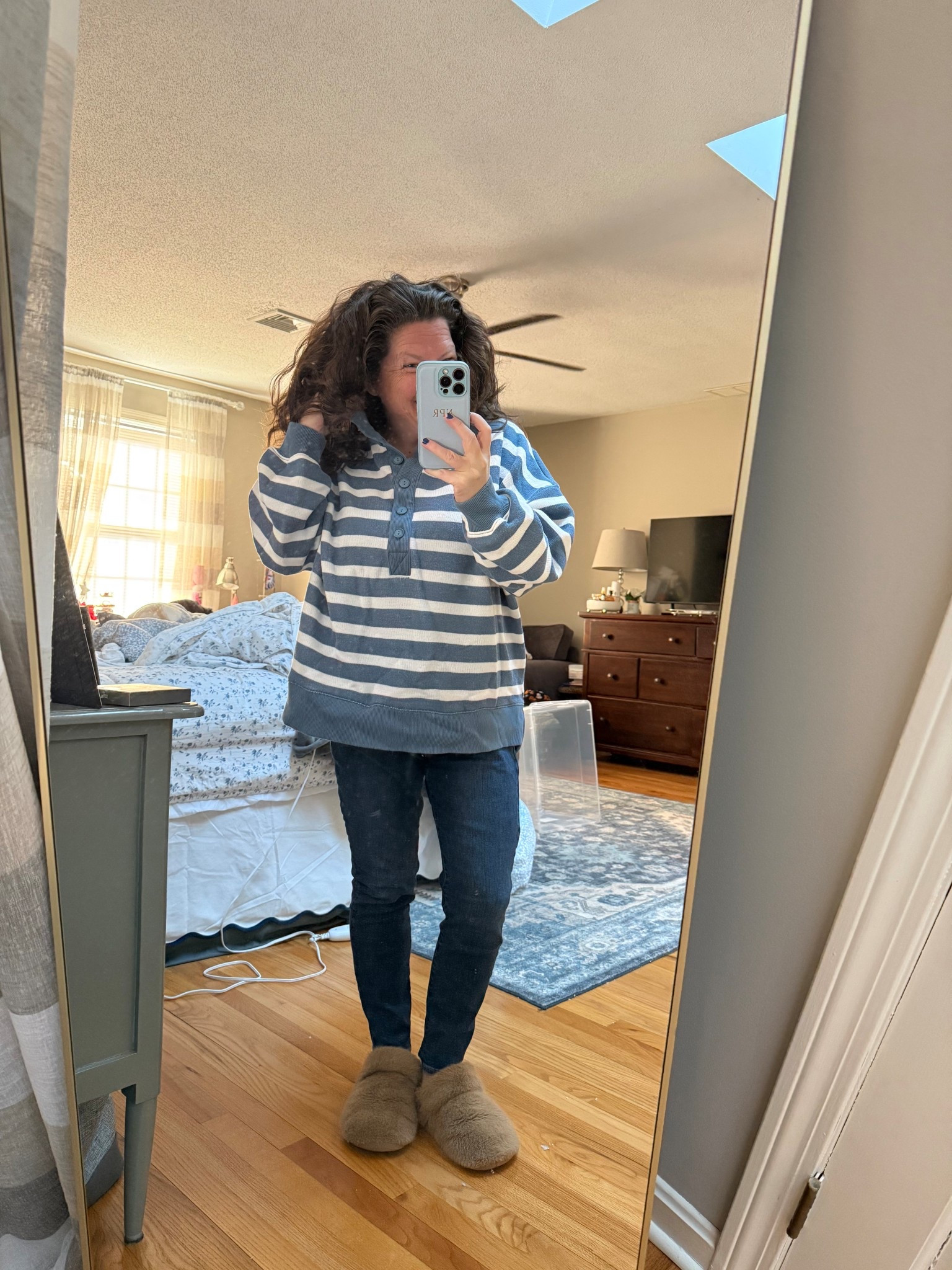 If you don’t own an @aerie sweatshirt you’re missing out on serious comfort. 

#LTKOver40 #LTKMidsize #LTKootd