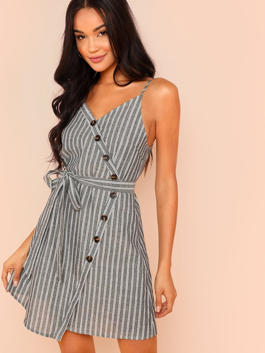 SHEIN Robe rayée ceinturée à chevauchement avec bouton | SHEIN