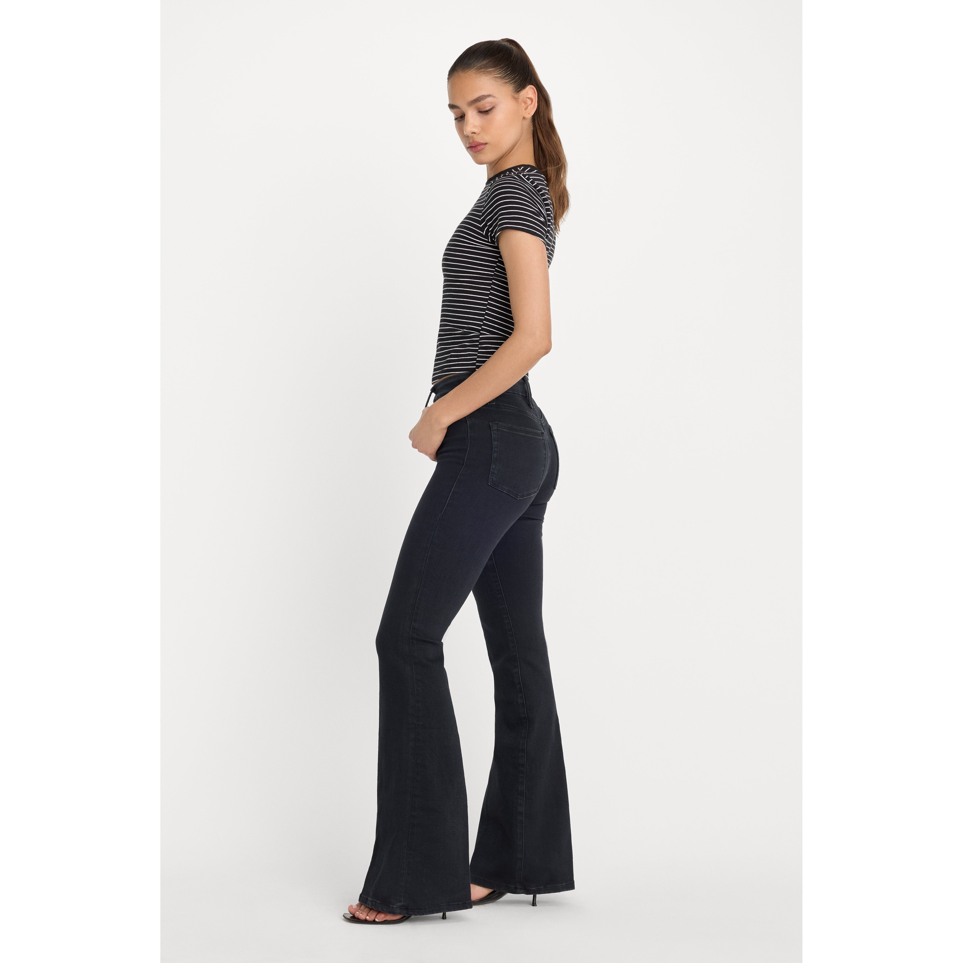 Women's Power Stretch Pull-On Flare Jeans | Black, Size XS | Good American by Khlo� Kardashian | Good American