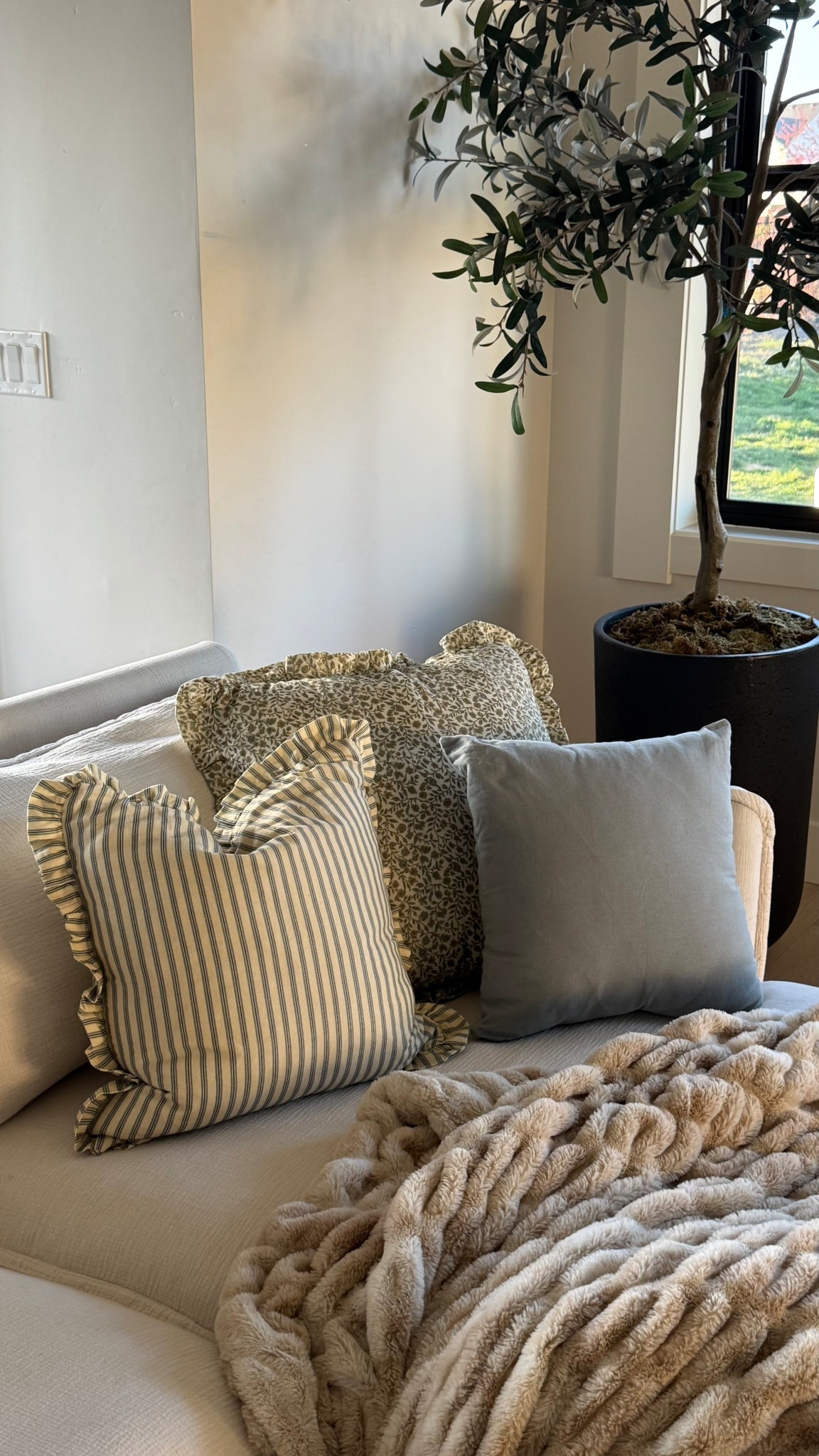 shop my spring pillows 💌use code springcleaning to save 10%

#LTKmomlife #LTKHome