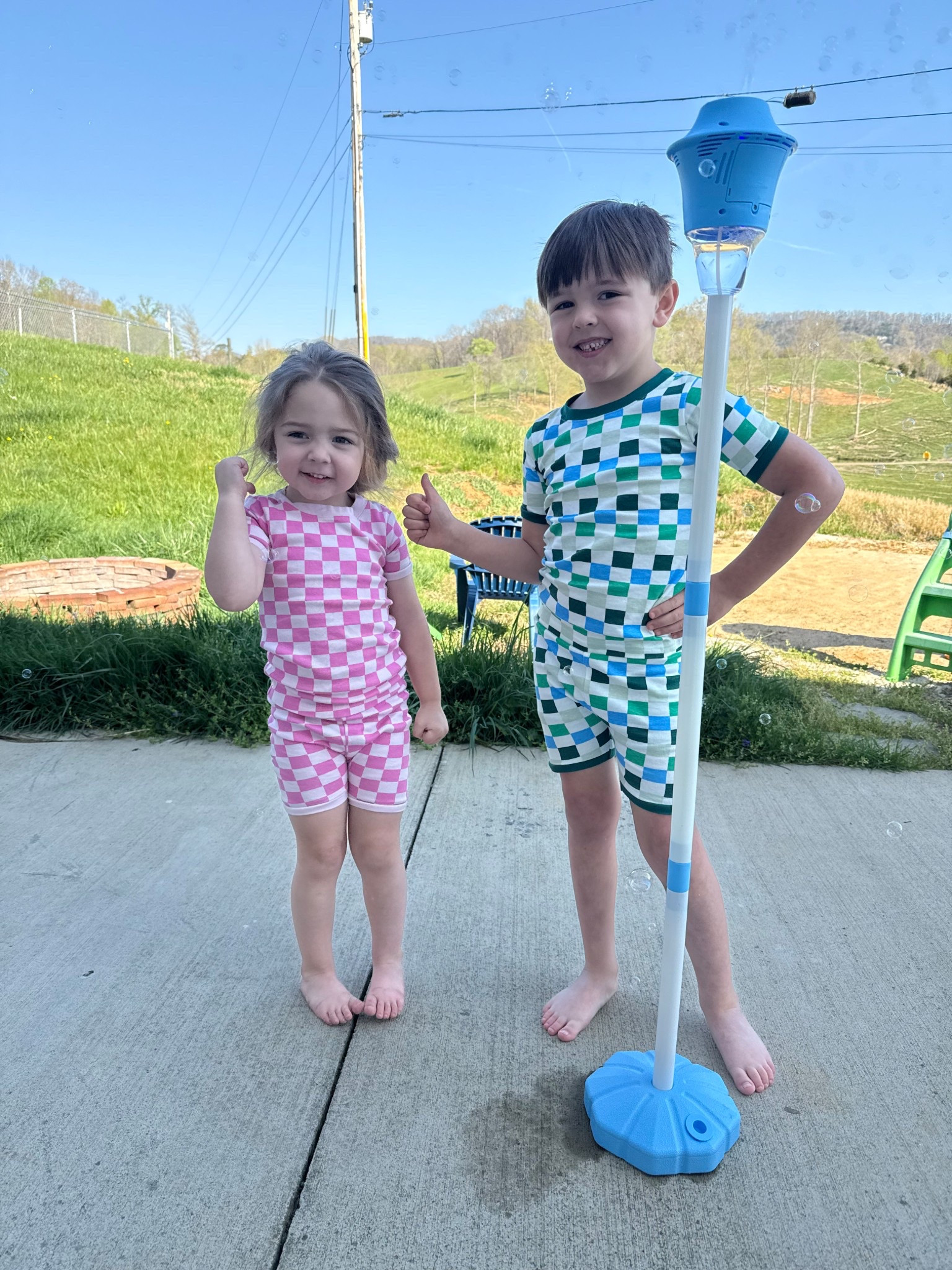 The coolest bubble blower! It comes with bubbles and rechargeable batteries. Thousands of bubbles!!!

#bubbles #kids #summer #amazon #bubble #blower

#LTKmomlife #LTKKids #LTKSeasonal