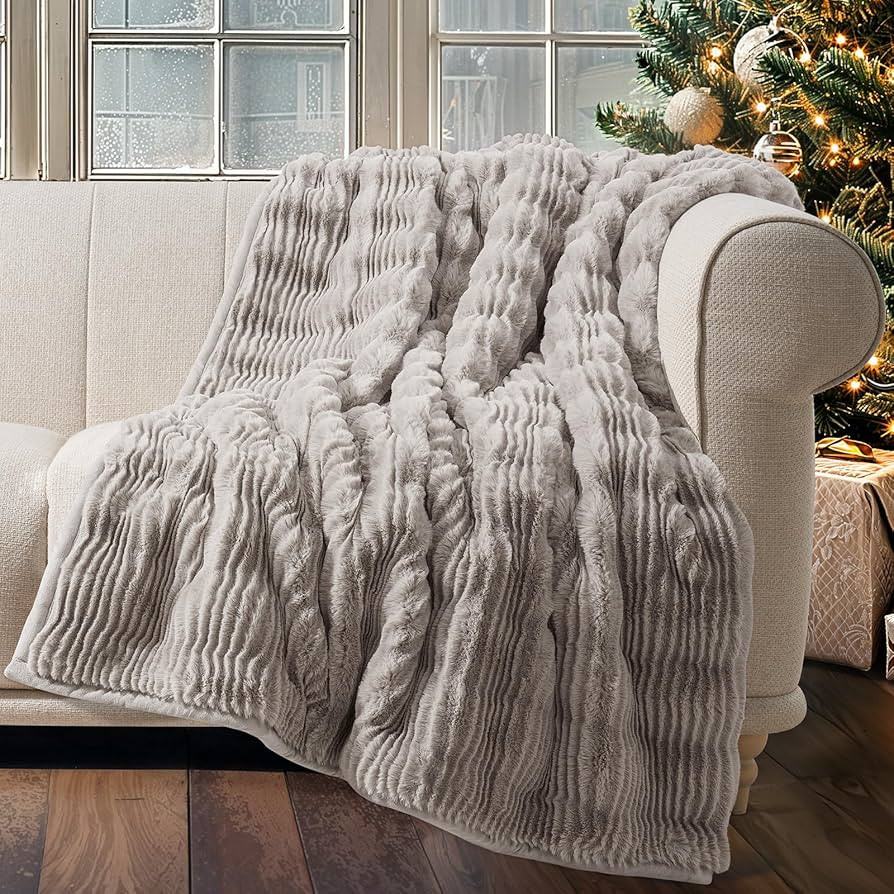 EVERGRACE Ultra Soft Faux Fur Throw Blanket for Couch, Luxury Sculpted Texture Faux Rabbit Fur Bl... | Amazon (US)