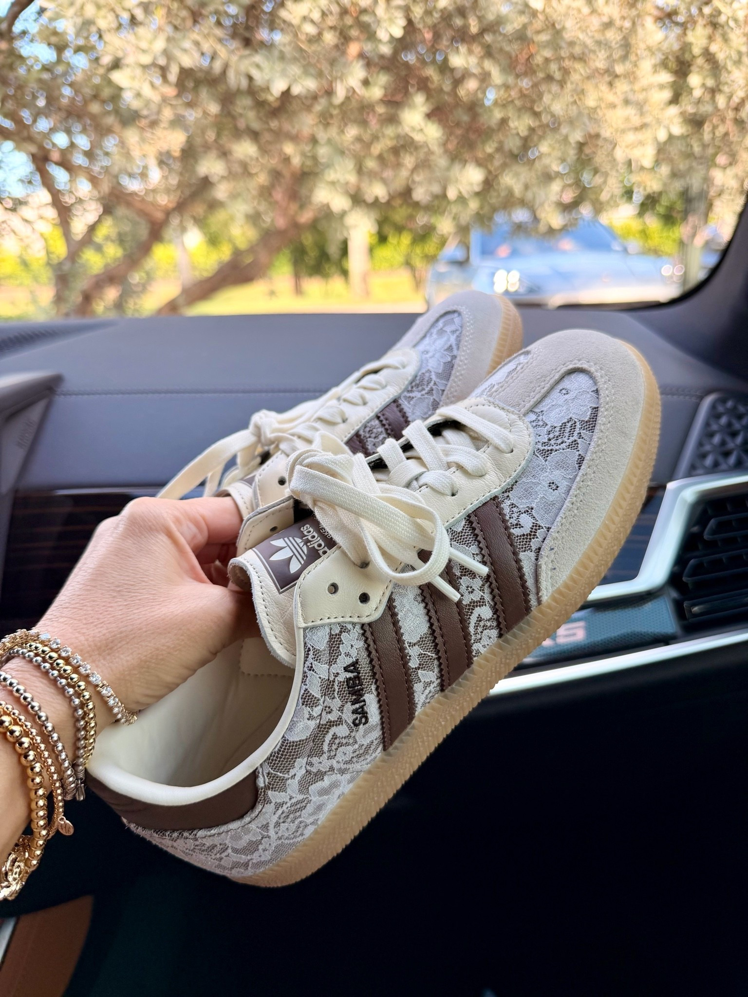 New fall sneakers! Obviously obsessed!!! I size half size. Perfect for fall outfits

#LTKCon #LTKootd #LTKOver40