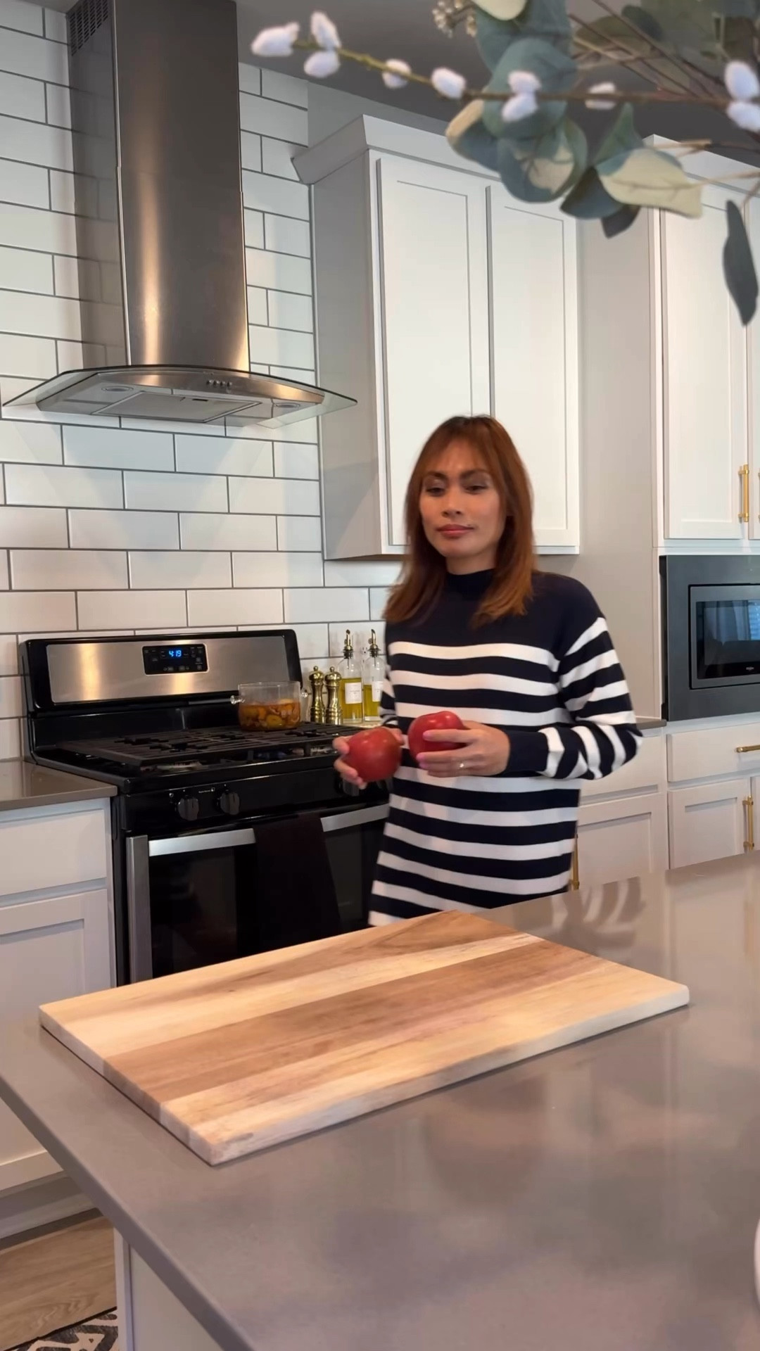 When it’s cold and gloomy outside, there’s nothing better than baking and enjoying a warm cup of tea. Made these puff pastry-wrapped baked apples for the first time—warm, flaky, and pure comfort! This baking definitely deserved a spot on my IG feed. 🍎✨
Pans from @caraway

#LTKStyleTip #LTKHome #LTKGiftGuide