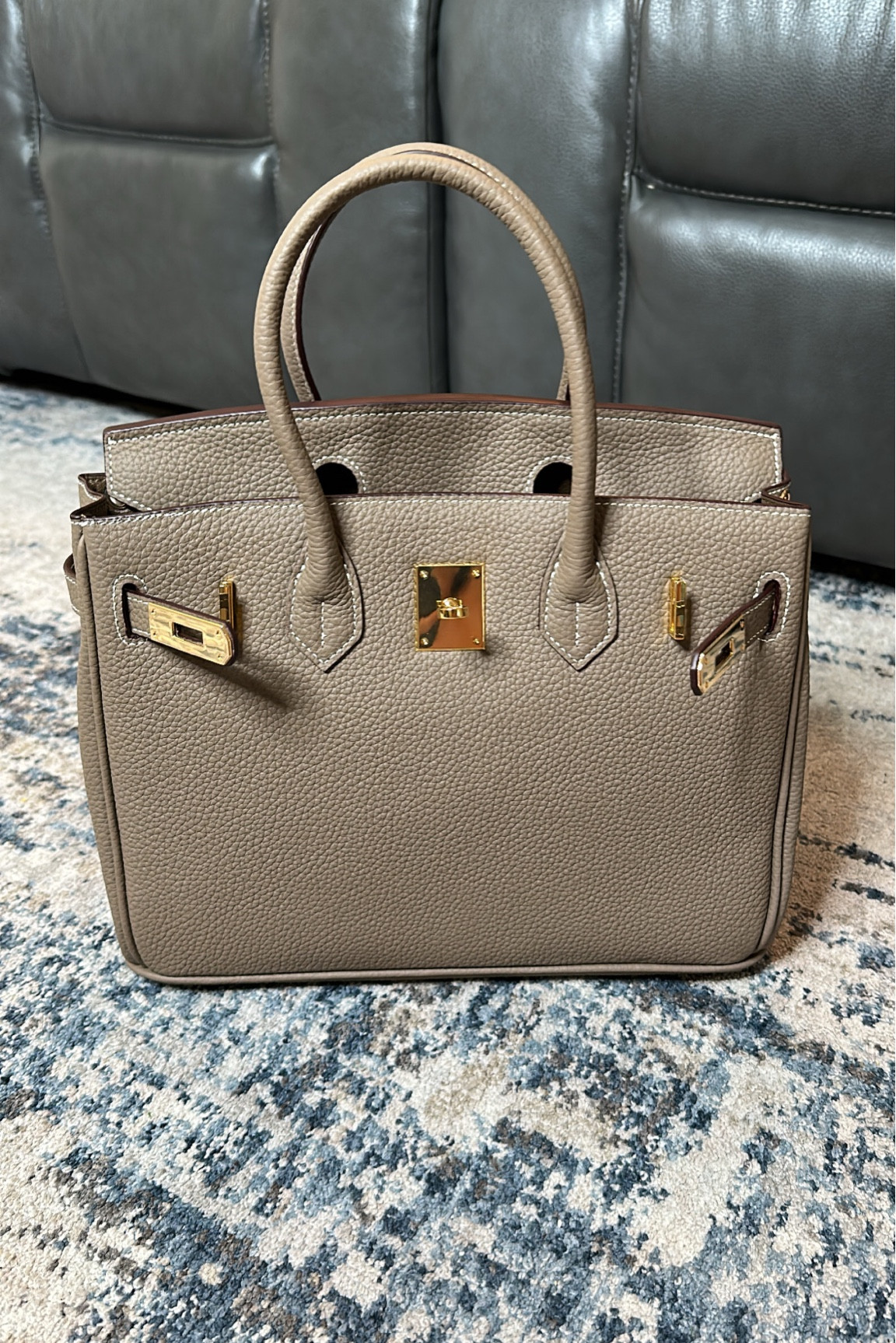 Size 30 love this bag!! 😍