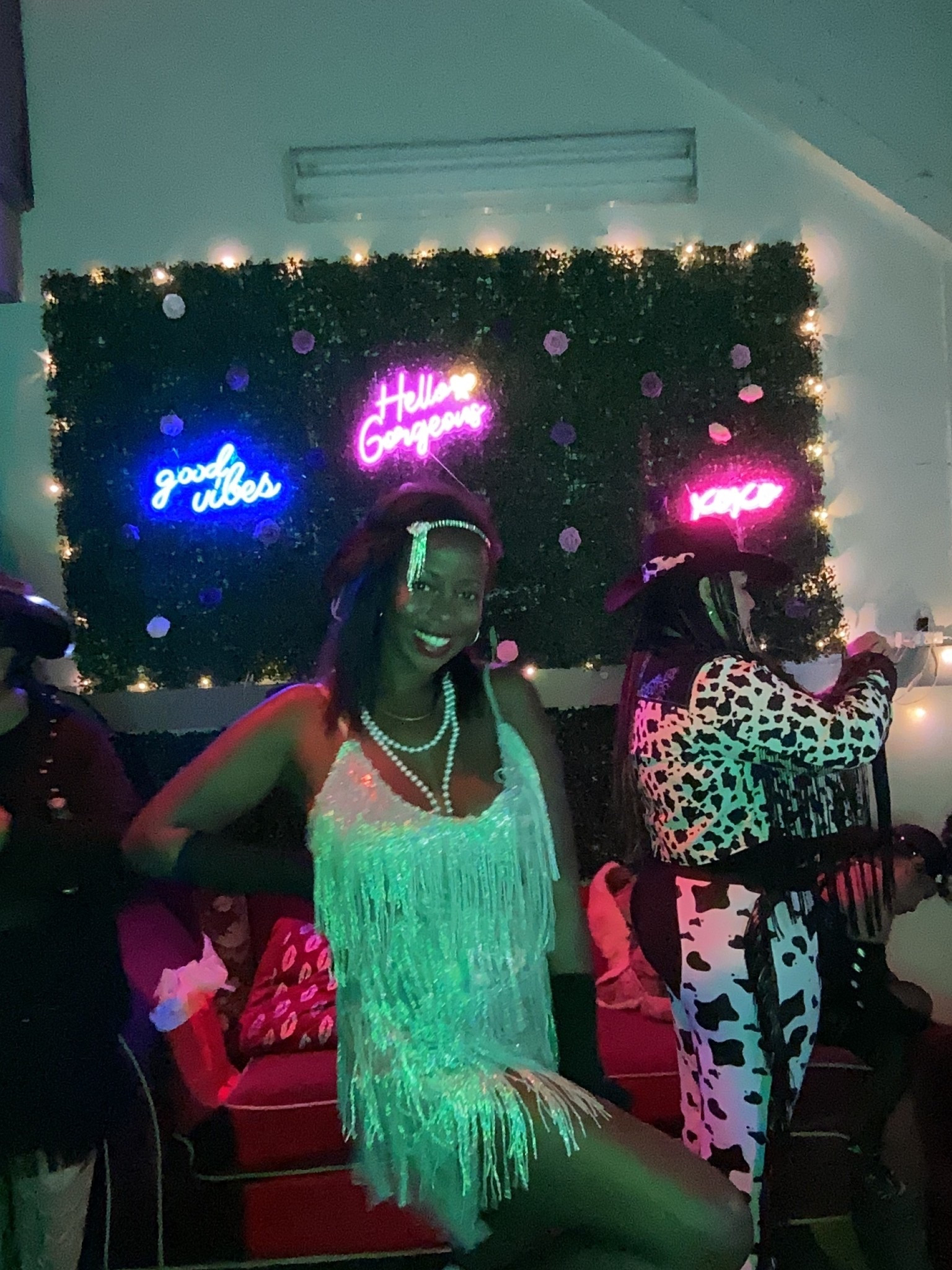 Halloween costume - 1920s silver flapper costume fringe mini dresss



#LTKHoliday #LTKHalloween #LTKSeasonal