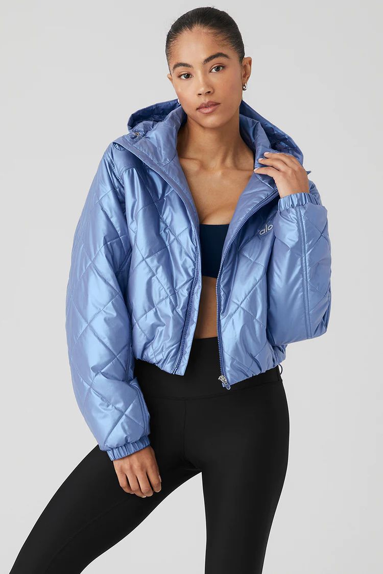 Pearlized Stormy Puffer | Alo Yoga