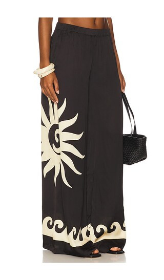 Beach Pant in Sun Wave Placement Black & Off White | Revolve Clothing (Global)