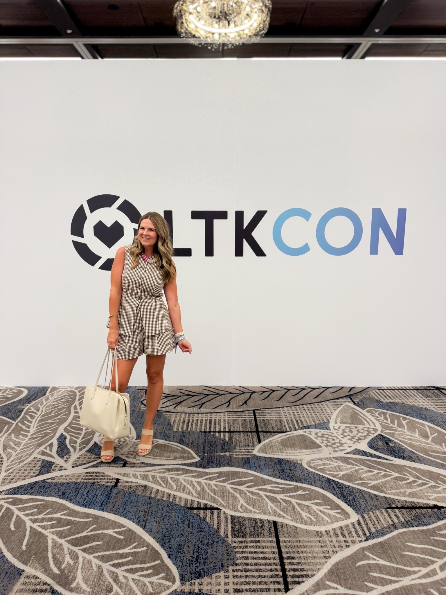 What I wore Conference Day 1. Wearing a  medium in both pieces. @ASTR the Label

#LTKCon #LTKootd #LTKOver40