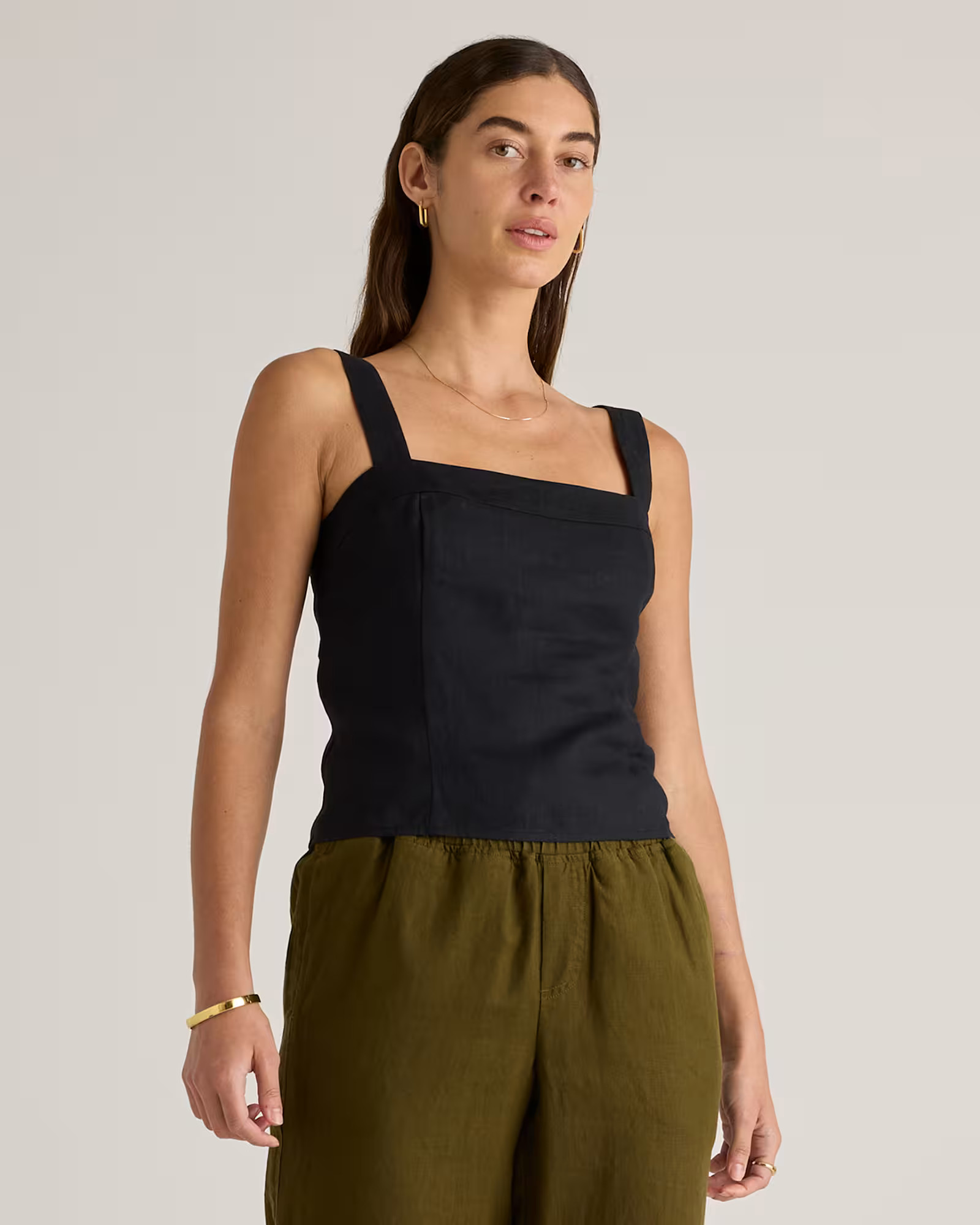 100% European Linen Fitted Tank in Black | Quince