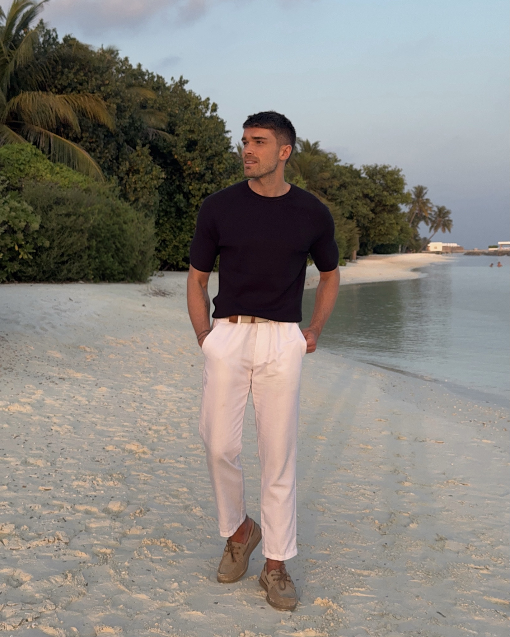 Men’s holiday outfit 👏🏼 simple but effective. 

#LTKmens #LTKtravel