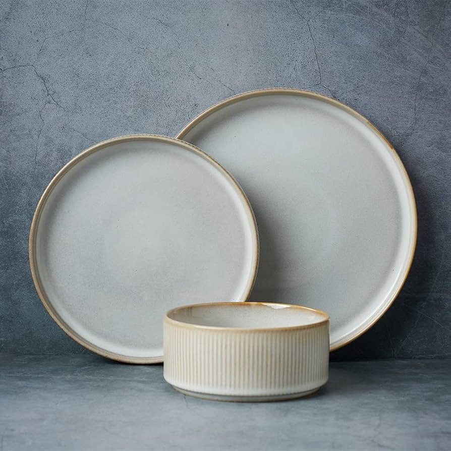 Famiware Star Stoneware Dinnerware Set, Reactive Glaze Plates & Bowls for 4 | Amazon (US)
