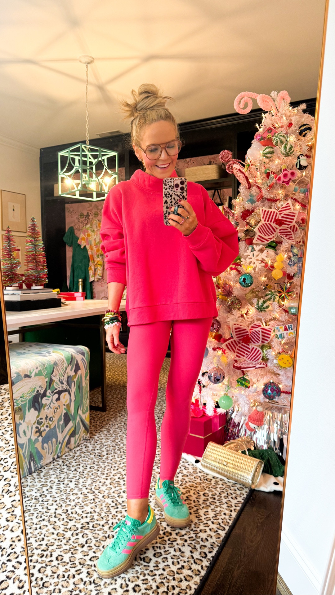 bright pink hues for a relaxing day of errands and home to-do’s • wearing large in sweatshirt and XS in leggings || 

#LTKSaleAlert #LTKFindsUnder50 #LTKFindsUnder100