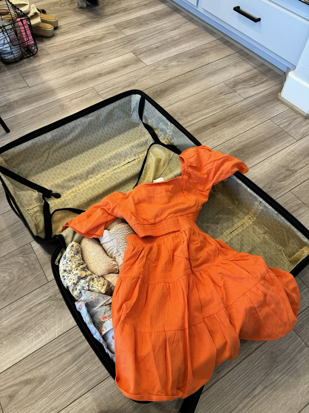 Part 2 of packing for Spain 🇪🇸

#LTKstyletip #LTKVideo #LTKtravel