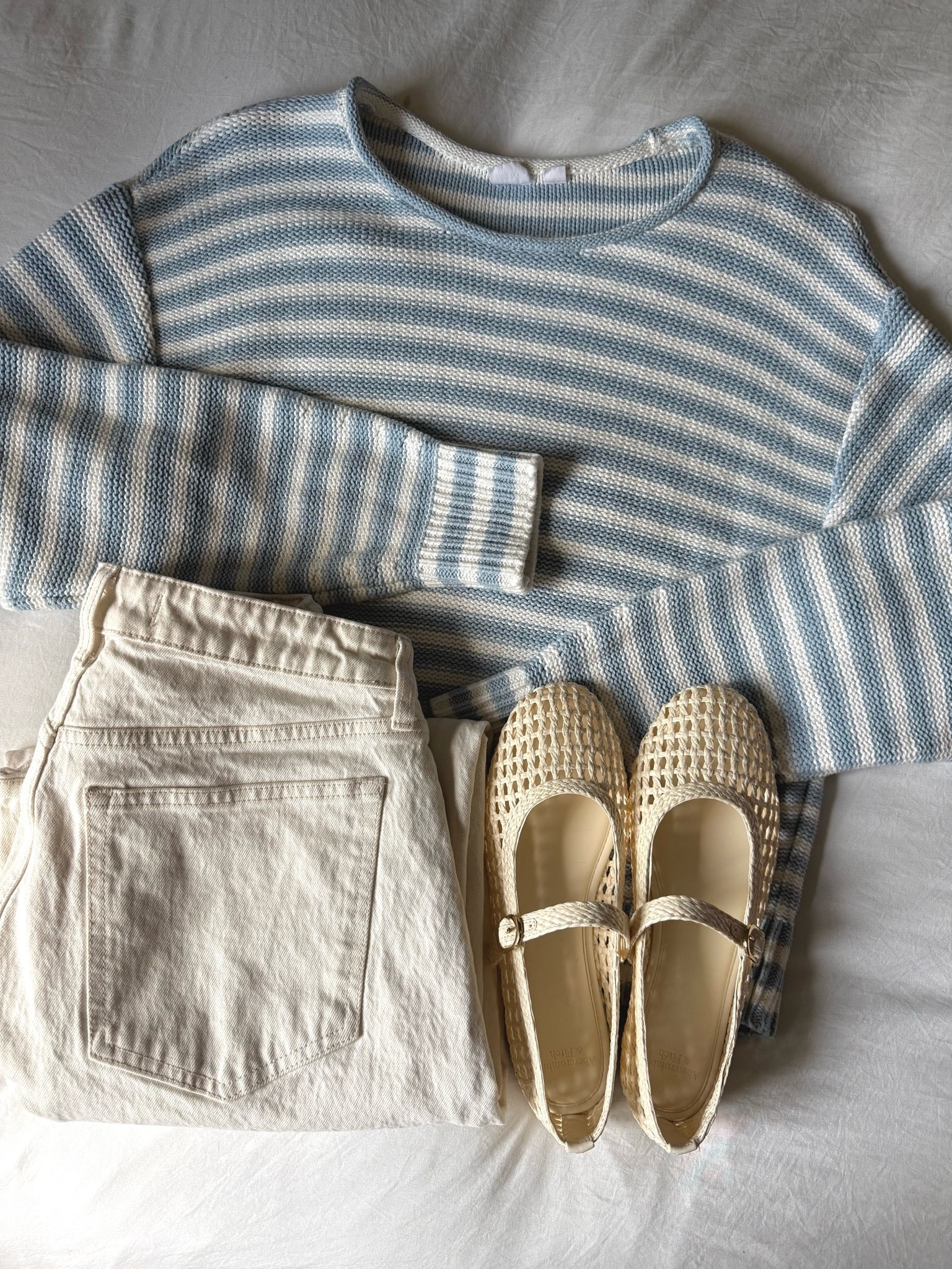 Spring outfit 💛

#stripes #sweater #balletflats #casual #elevated #jeans #barreljeans #abercrombie #gapfactory

#LTKootd #LTKgrwm #LTKSeasonal