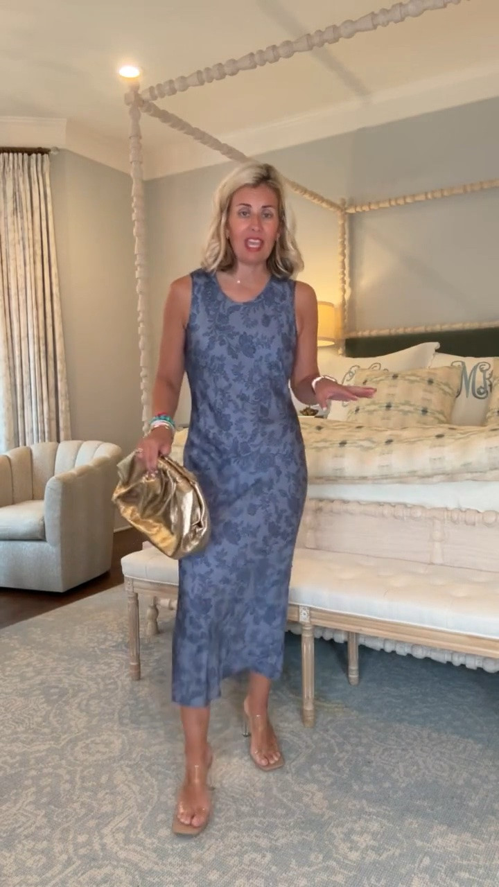 Quince’s washable silk is so fabulous. Loving this blue on blue look! I’m in small dress and 8 heel. 

Code Catherine20 at Allie + Bess

#LTKdayinmylife #LTKootd #LTKmomlife