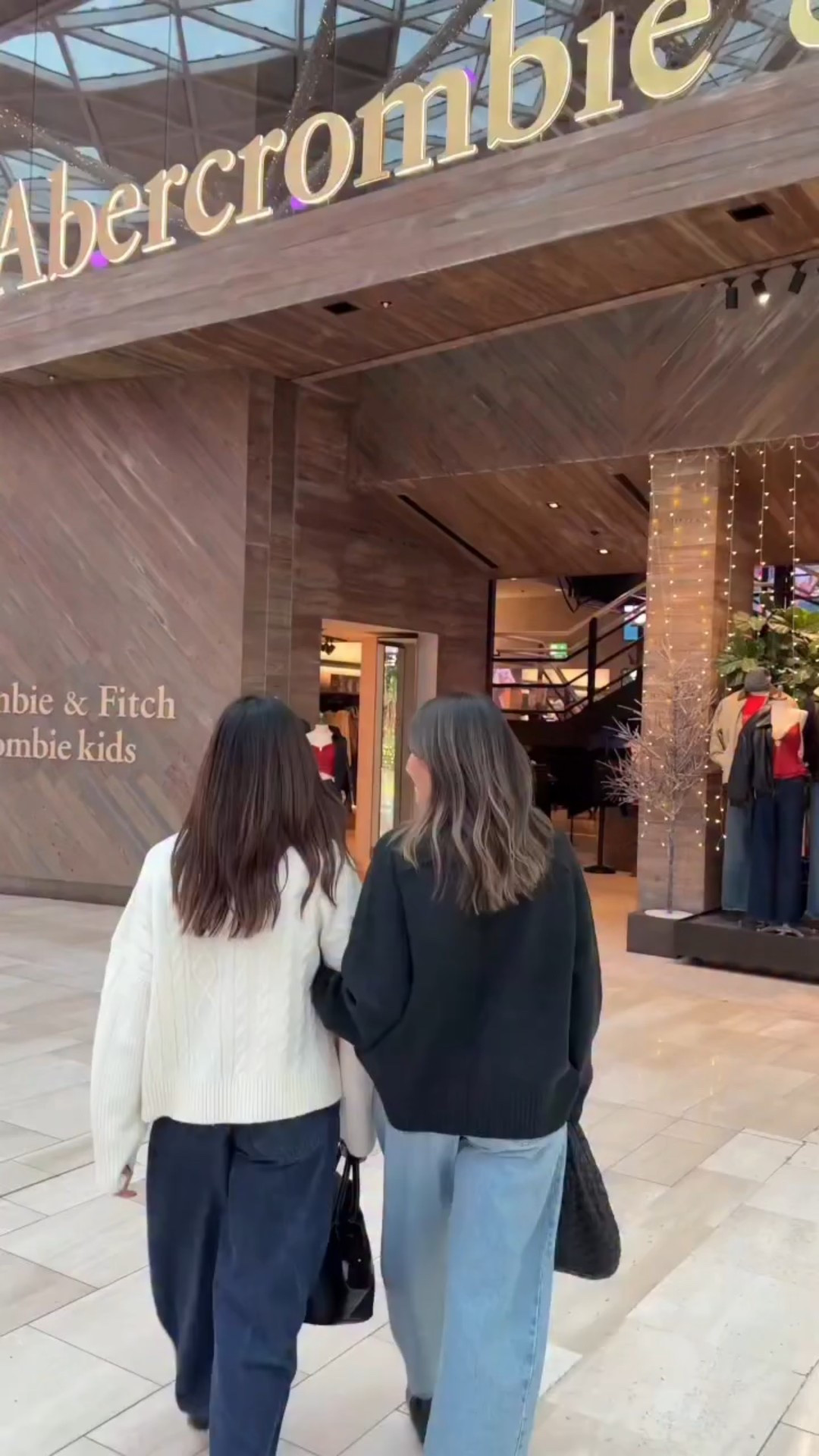 Ad Come shopping with us to @abercrombie ...we’re trying on all the best new in finds! Can you guess what came home with us? ••🙌🏼✨