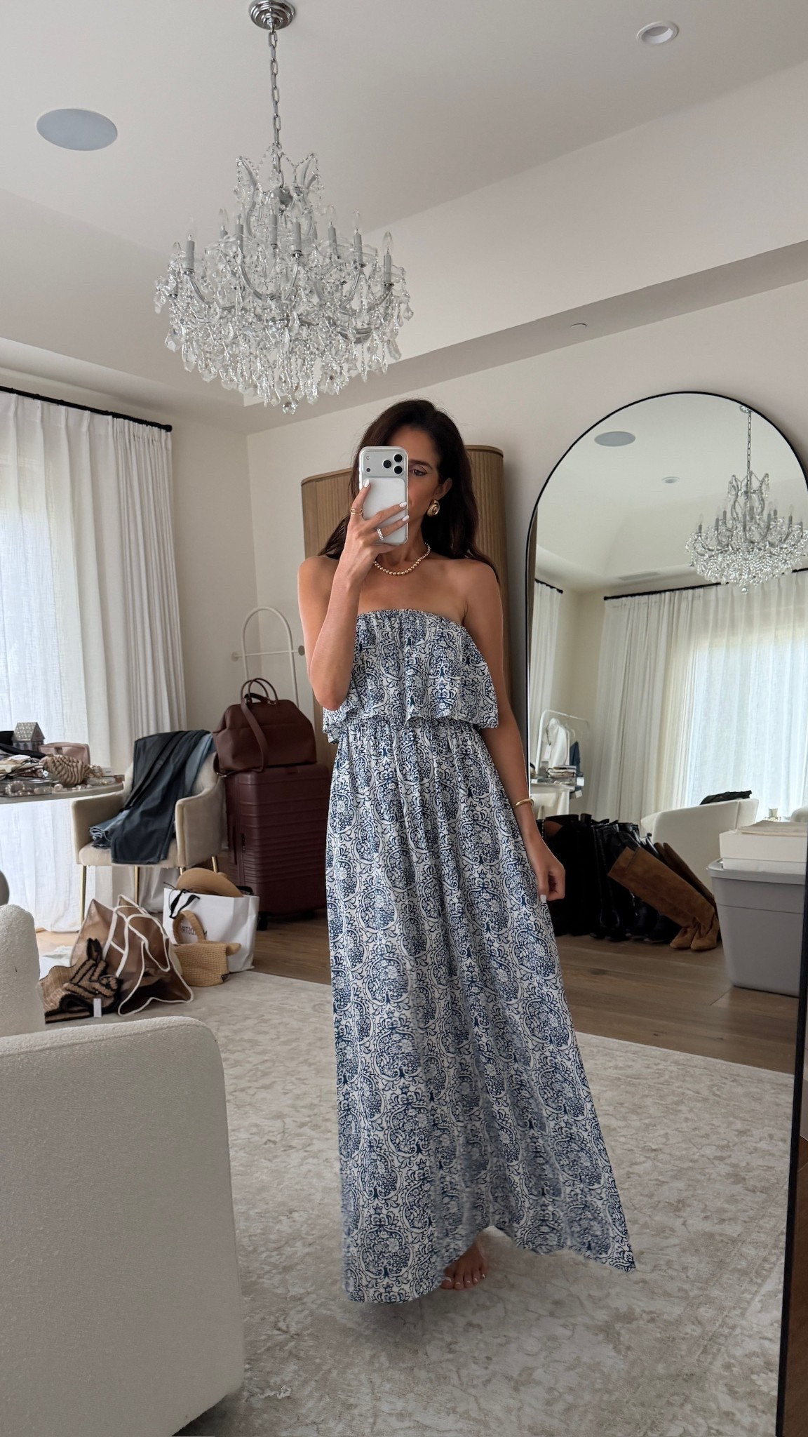 This is another dress that I’m so excited to share! It’s available in multiple colors I also picked it up in red. I’m just shy of 5-7” wearing the size small #stylinbyaylin #aylin #dress 

#LTKootd #LTKSeasonal #LTKTravel