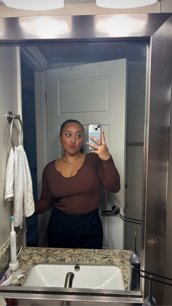 I use the bronzer in my everyday makeup routine! So easy to apply and blends effortlessly 

#LTKmorningroutine #LTKgrwm #LTKBeauty