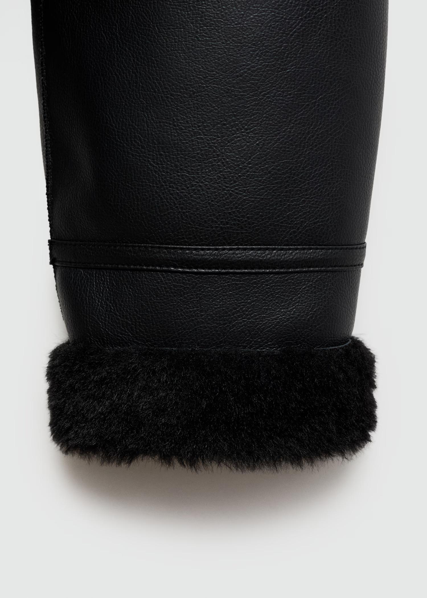 Doubleface-Jacke mit Ledereffekt | MANGO (DE)