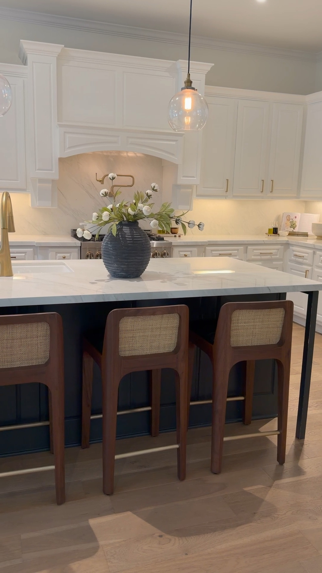 My favorite part of the day with the natural light✨

#LTKHome