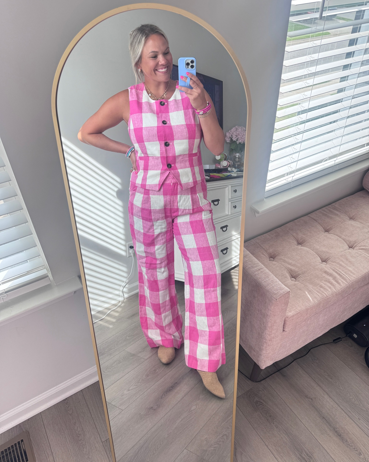 Ok this is an absolute splurge but my oh my is it worth it 💖

Summer | pink plaid | gingham | summer set | work outfit | boss babe | blazer | pink blazer | matching set | teacher style

#LTKTall #LTKPlusSize #LTKMidsize