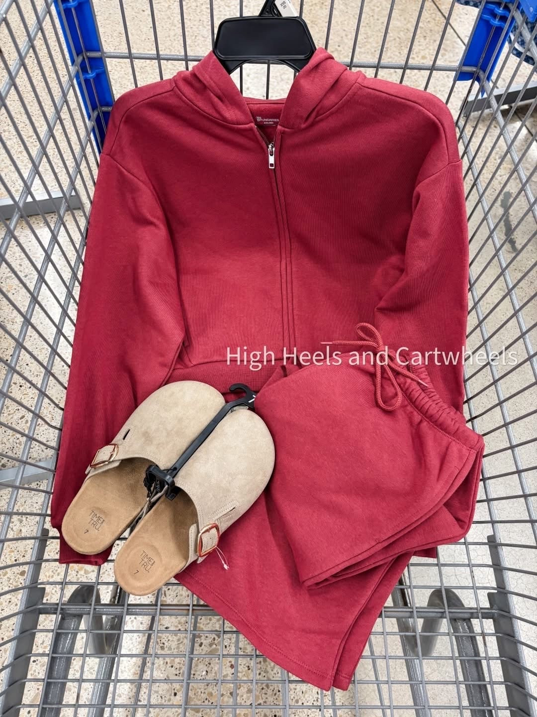 We can’t get enough of these Walmart fleece sets! They’re unbelievably cozy, super cute, and perfect for lounging or running errands.