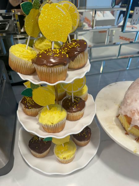 Amazon Cupcake tower and lemon cupcake toppers 