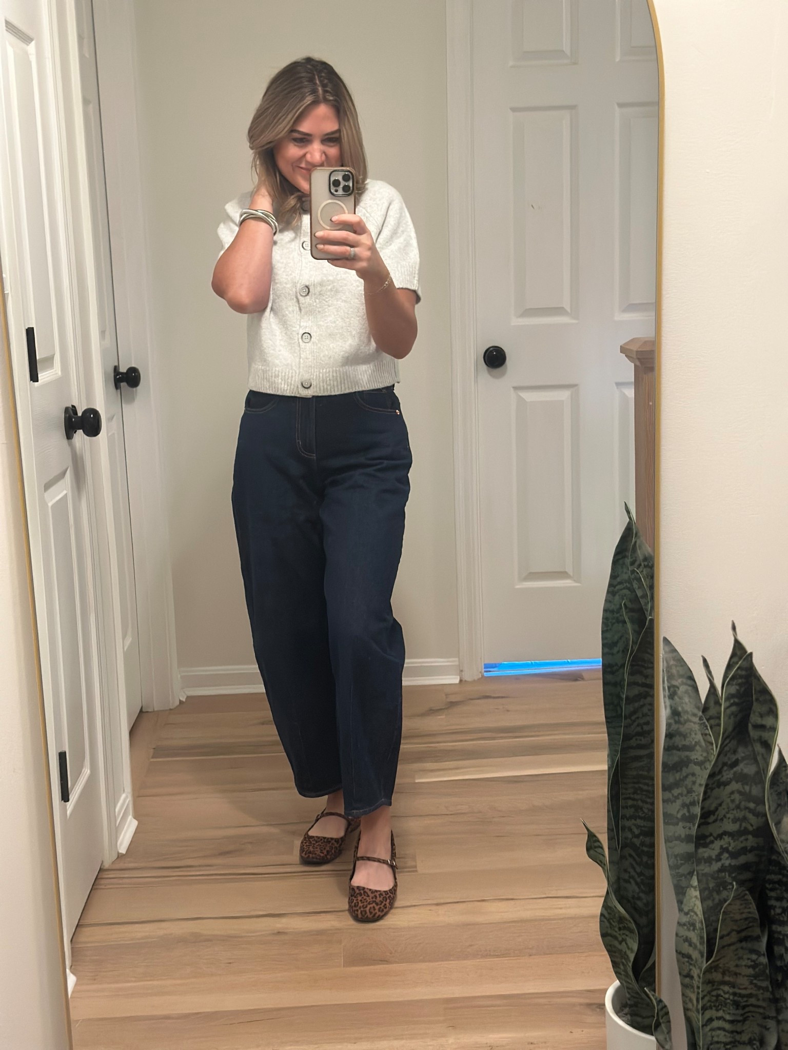 The perfect Fall cardigan & barrel jean! @target #targetfinds #barreljeans #shortsleevecardigan

#LTKFindsUnder50 #LTKStyleTip #LTKOver40