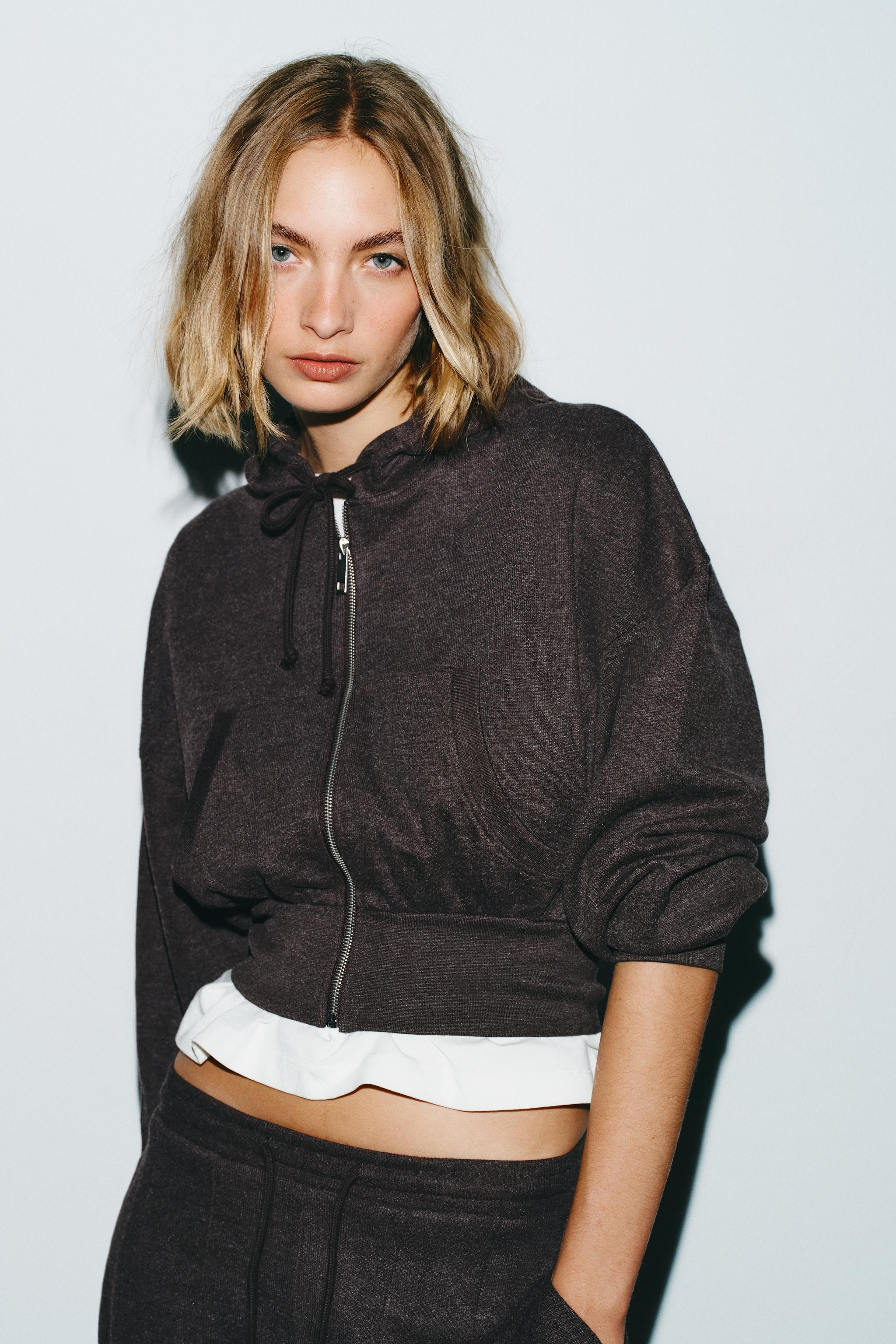 CROPPED HOODED SWEATSHIRT | Zara US