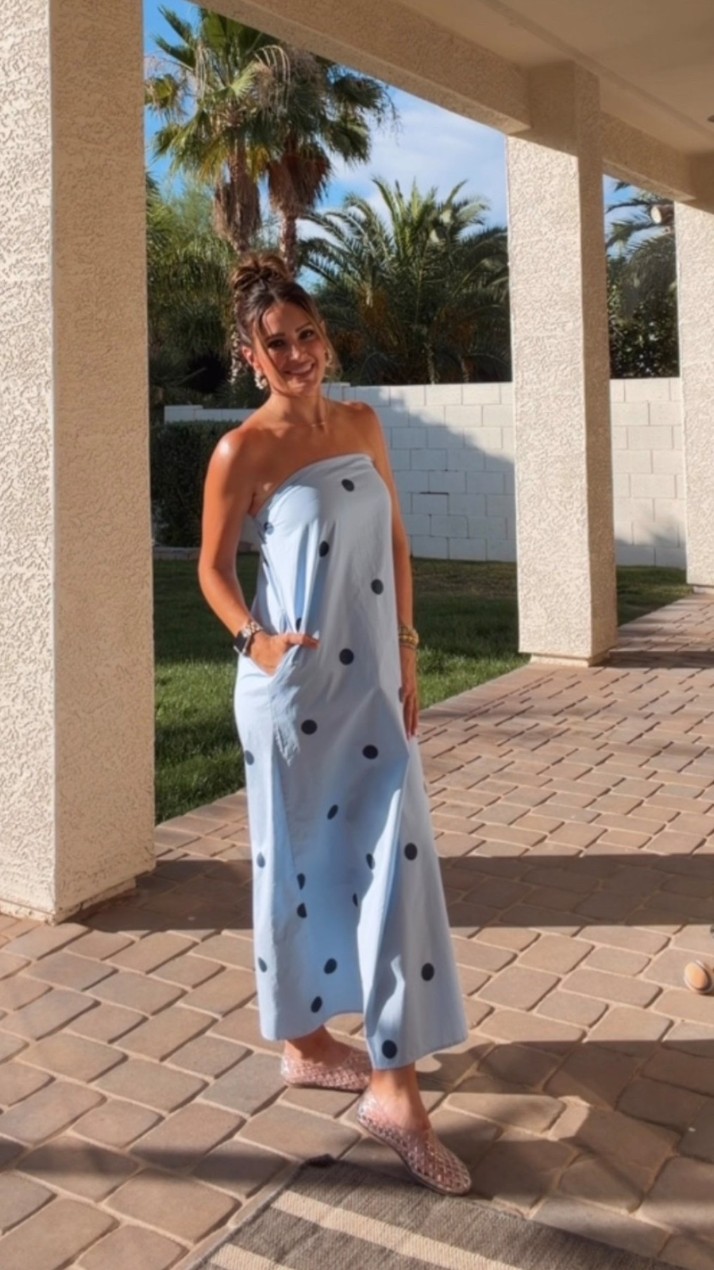 I can’t stop with the color blue! I LOVE IT.💙🩵

Love this strapless dress. So classy. So comfy. Love the pockets. Comes in multiple colors.

#LTKdayinmylife #LTKootd #LTKgrwm