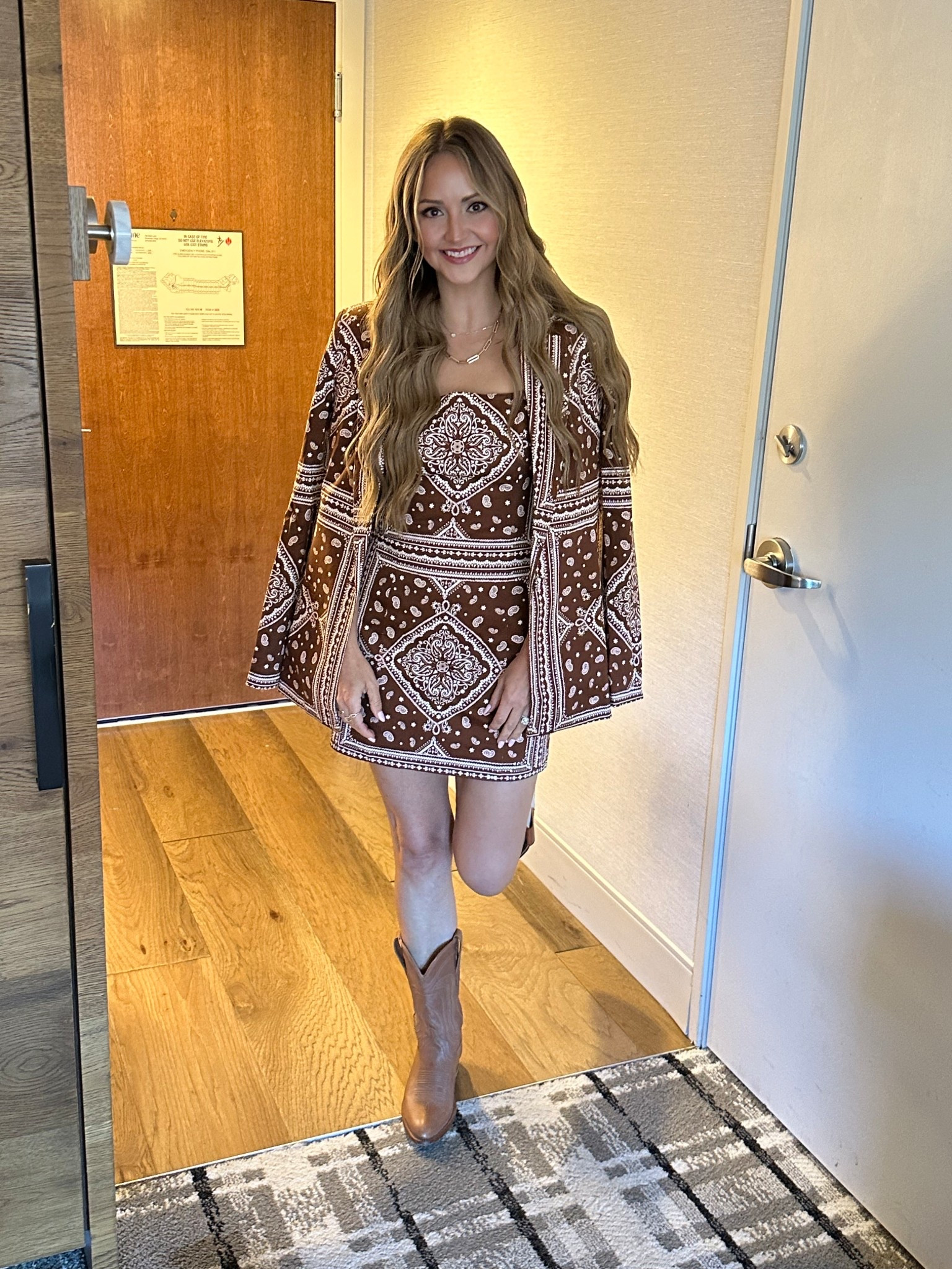 The set of my cowgirl dreams! The bandana print, the chocolate brown color and matching blazer with mini dress…perfection!

#LTKStyleTip