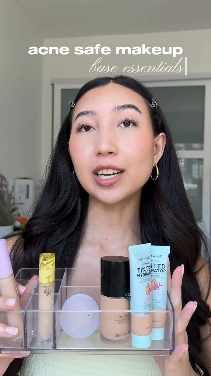 acne safe makeup 🍓

products:
@wetnwildbeauty skin tint hydrator
@armanibeauty luminous silk foundation (low risk)
@kosas revealer concealer (under eyes)
@tower28beauty serum concealer (low risk)

#LTKBeauty