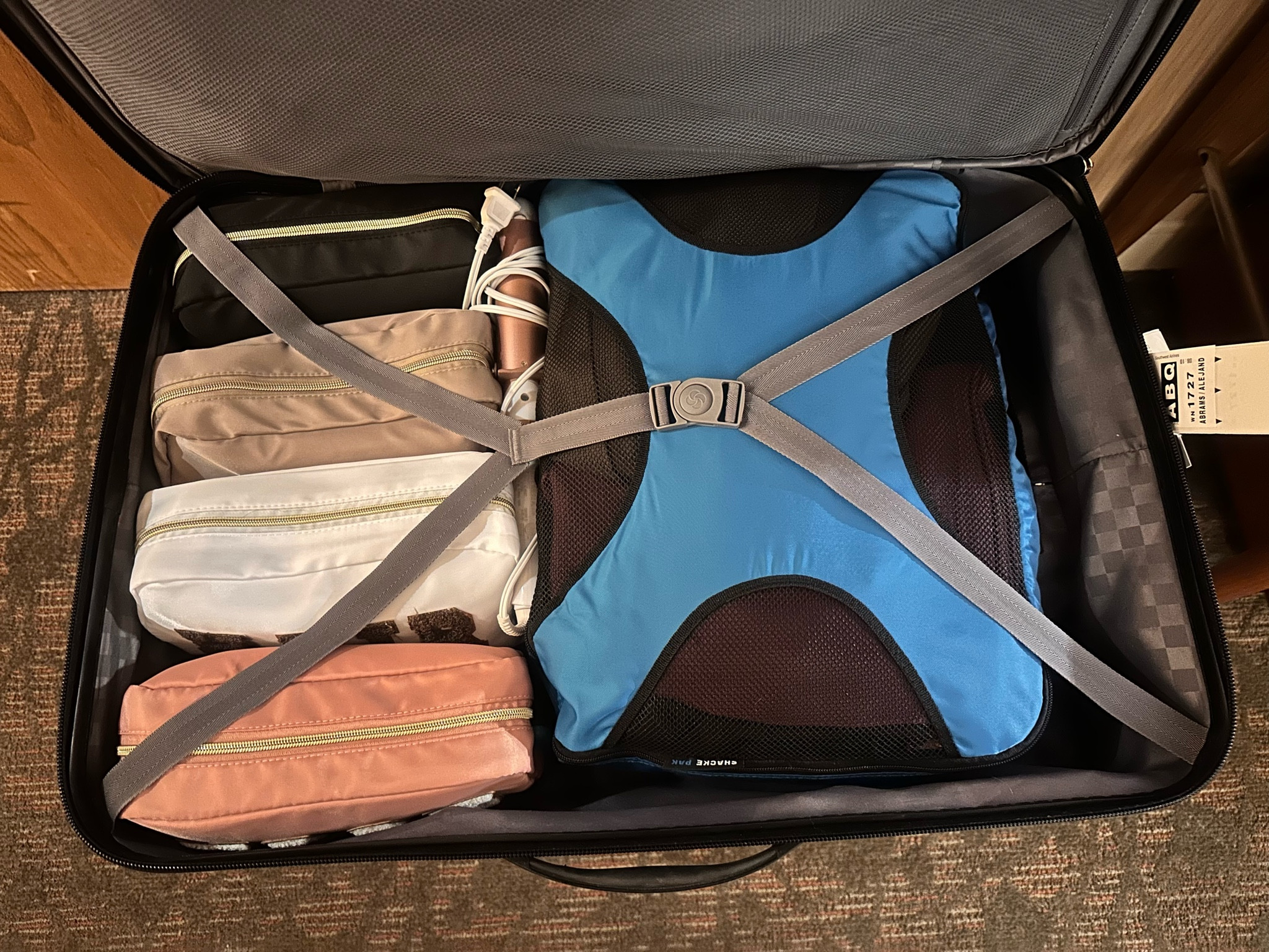 Packing cubes and storage organization 
#travel #organization 