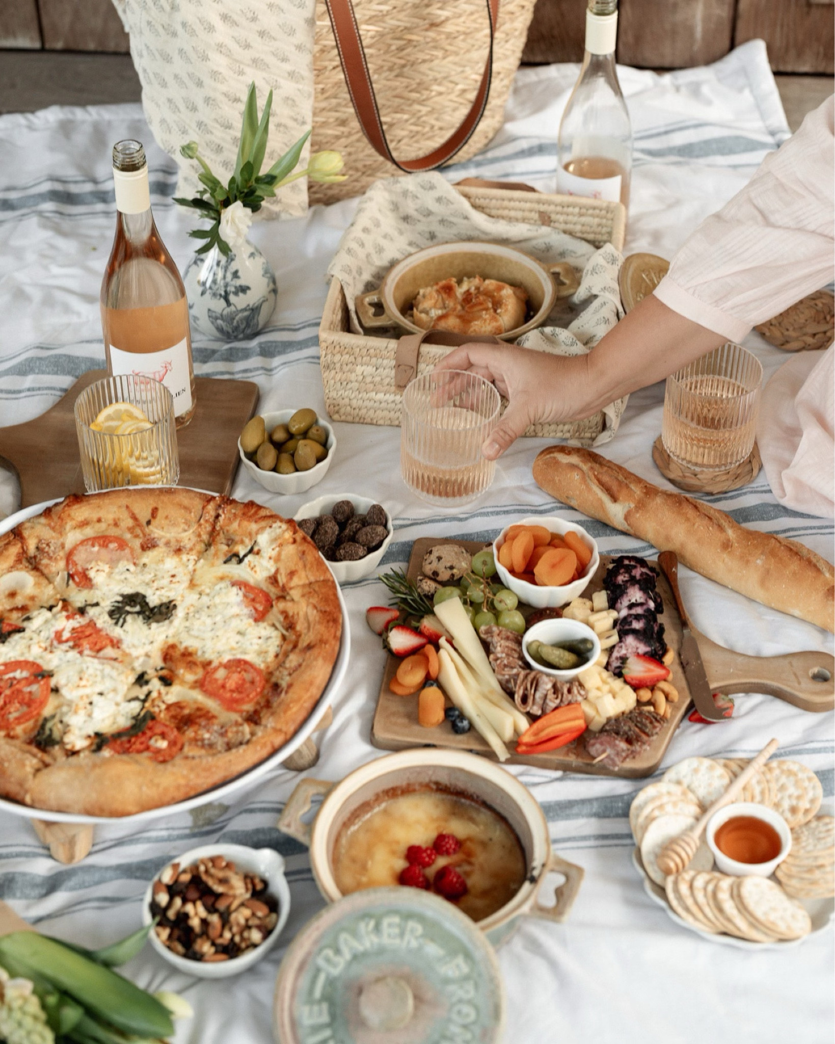 Perfect midsummer picnic

#shoppe #midsummer #picnic #cooperathome #home

#LTKSeasonal #LTKFind #LTKhome