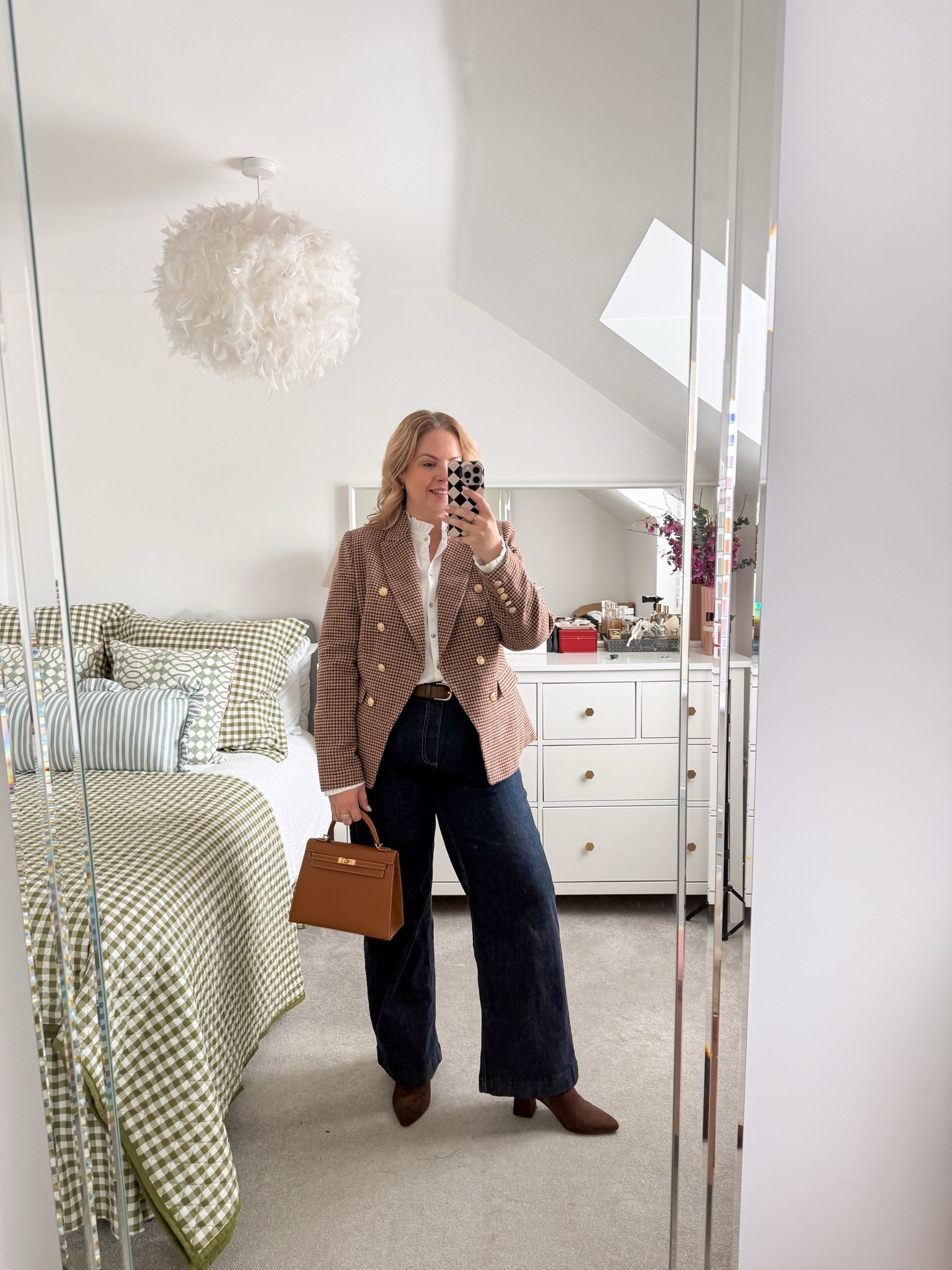 30 days of curvy autumn outfits | day 8 

I’m wearing:
- shirt size 16
- blazer size 16 
- jeans size 31r in the curve love range

#LTKuk #LTKautumn #LTKmidsize