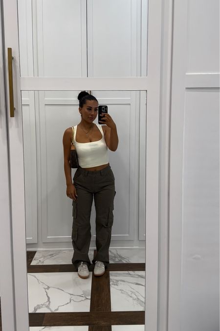 Favorite cargo pants and the cutest top!

Abercrombie jeans
Abercrombie cargos
Fashion 
Fall fashion 
Pre fall fashion 
Amazon finds
Amazon fashion
Adidas samba
Sneakers
Tan sneakers


#LTKSeasonal #LTKshoecrush #LTKstyletip