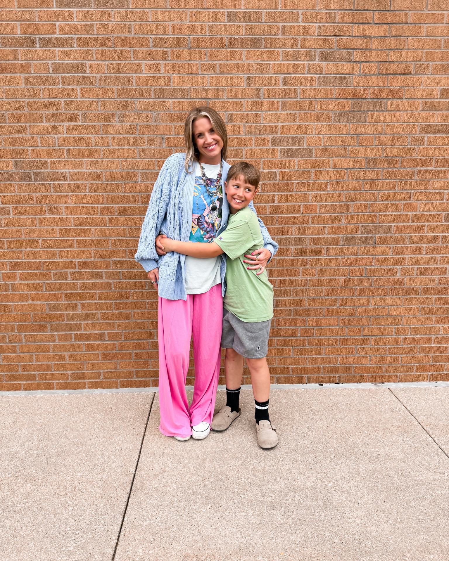 End of the year concert 🖍️📚💚

@Aerie pants and cardigan | freepeople zodiac oversized graphic tee | converse and jewelry I love | target style for the littles and the usual “teenage uniform” for j 
#outfitlook #oversizedstyle #comfycasual

#LTKKids #LTKmomlife #LTKootd
