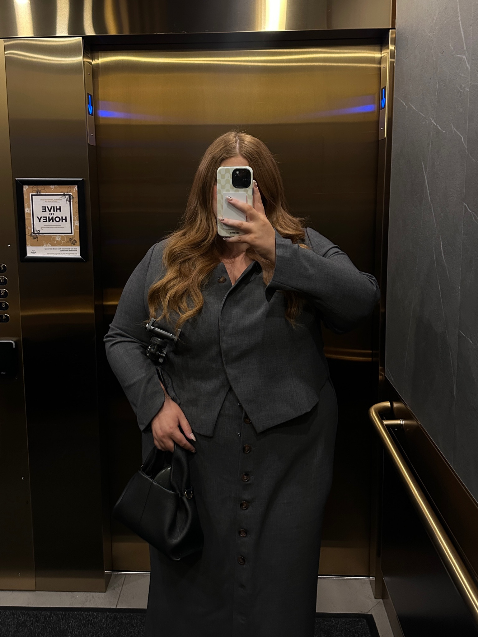 Plus size work wear!! 

Wearing a size US22 in the skirt and top. Top has a little bit more of a restricting fit because of the neckline so I would size up!

#LTKautumn #LTKplussize #LTKworkwear