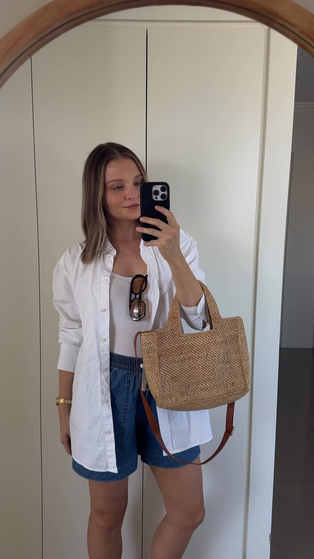 Out the door in 5 minutes kind of outfit 👏 Light layers and comfy slides, perfect for a spring weekend look.


#LTKspring #LTKstyletip #LTKaustralia