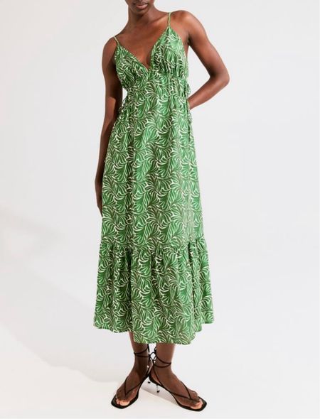 Green patterned maxi dress 

#LTKstyletip #LTKSeasonal #LTKfindsunder50